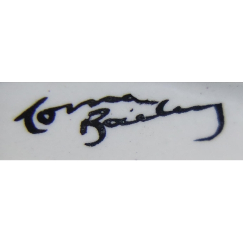 254 - Lorna Bailey British bulldog, H: 16cm. P&P Group 2 (£18+VAT for the first lot and £3+VAT for subsequ... 