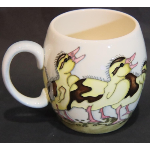 261 - Moorcroft Ducklings mug, H: 9 cm. P&P Group 2 (£18+VAT for the first lot and £3+VAT for subsequent l... 