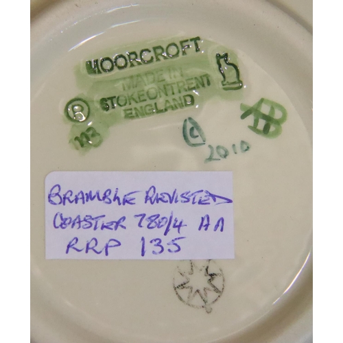 267 - Moorcroft coaster in the Bramble Revisited pattern, D: 12 cm. P&P Group 2 (£18+VAT for the first lot... 