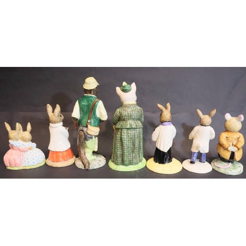 271 - Mixed Beswick and Royal Doulton figurines including Bunnykins and Brambly Hedge. P&P Group 3 (£25+VA... 