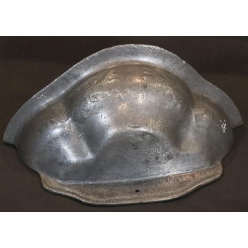 332 - Georgian pewter wall bird bath, L: 19.5cm. P&P Group 2 (£18+VAT for the first lot and £3+VAT for sub... 