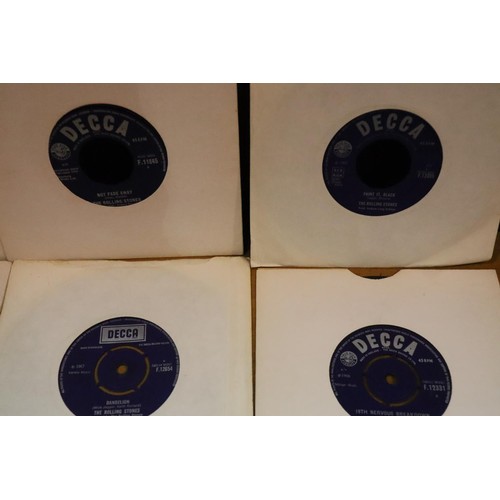 206 - Twelve Rolling Stones singles. P&P Group 2 (£18+VAT for the first lot and £3+VAT for subsequent lots... 