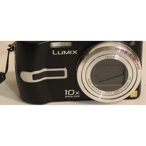 351 - Boxed Panasonic Lumix DMC-T23 digital camera with Leica lens. P&P Group 1 (£14+VAT for the first lot... 