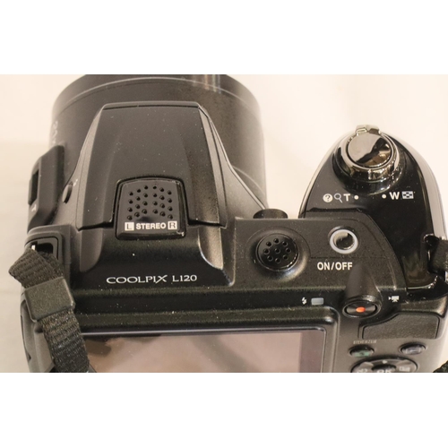 353 - Nikon Coolpix L120 digital camera. P&P Group 1 (£14+VAT for the first lot and £1+VAT for subsequent ... 