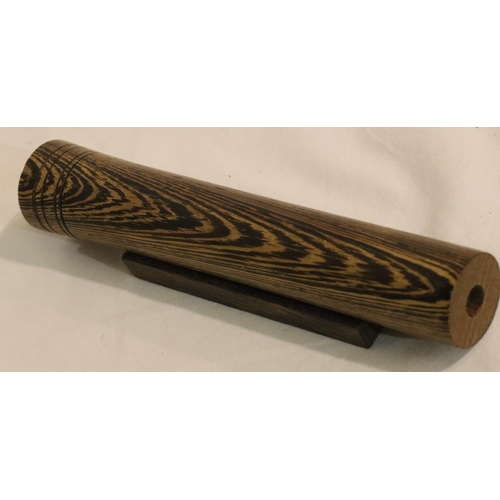 355 - Victorian wooden kaleidoscope, L: 18.5 cm. P&P Group 1 (£14+VAT for the first lot and £1+VAT for sub... 