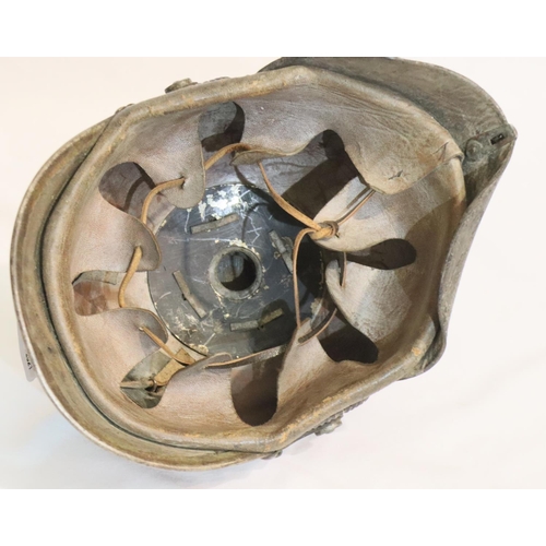 435 - WWI Imperial German M15 Pickelhaube with cockades and chinstrap. P&P Group 1 (£14+VAT for the first ... 