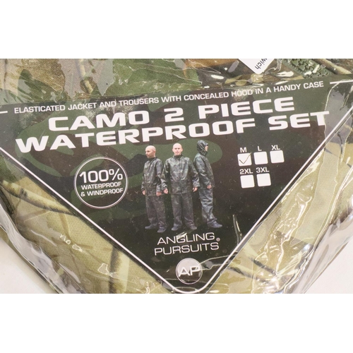 478 - New old stock angling pursuits camo two piece waterproof set, size M. P&P Group 2 (£18+VAT for the f... 