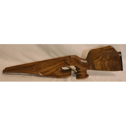 486 - Daystate left hand custom carved oak rifle stock model Huntsman mkII. P&P Group 3 (£25+VAT for the f... 