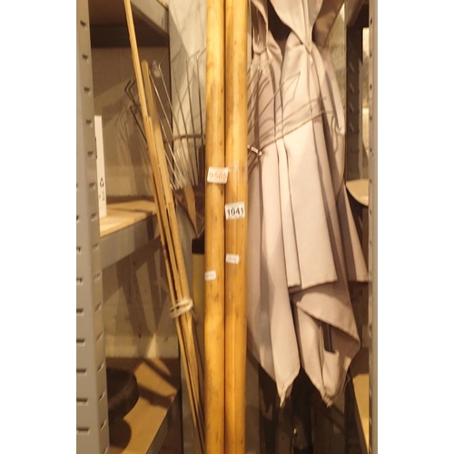 1041 - Pair of  wooden oars, measuring 2.1 metres, good condition. Not available for in-house P&P, contact ... 