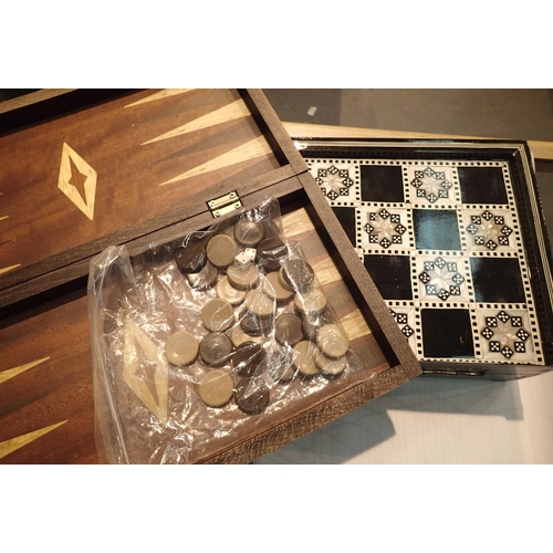 1111 - Inlaid wooden games compendium (part set) and a wooden backgammon set. Not available for in-house P&... 