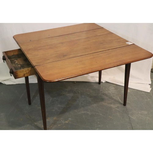 528 - Edwardian inlaid mahogany Pembroke table with single drawer and later fitted handles, 90 x 104 (open... 