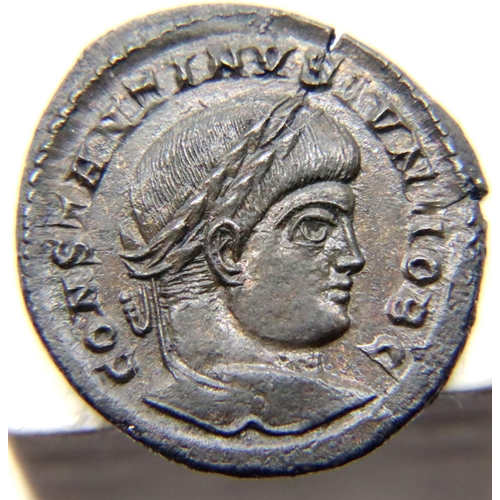 2404 - Constantinus Roman AE3 Bronze coin in high grade - Votive wreath. P&P Group 1 (£14+VAT for the first... 