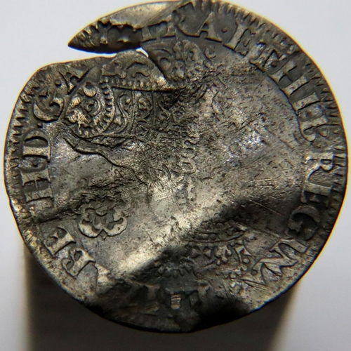 2413 - 1562 - Silver Hammered Sixpence of Elizabeth Tudor. P&P Group 1 (£14+VAT for the first lot and £1+VA... 