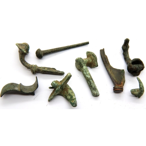 2463 - Collection of Bronze Age Roman Fibulas and brooches. P&P Group 1 (£14+VAT for the first lot and £1+V... 