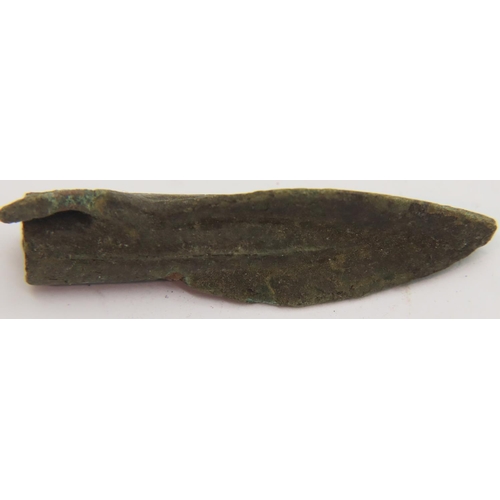 2466 - Hellenistic Bronze socketed and barbed Trilobite Arrow head. P&P Group 1 (£14+VAT for the first lot ... 