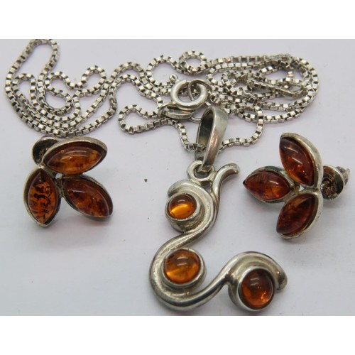 51 - Silver and baltic amber necklace set, 6.6g, L: 24 cm. P&P Group 1 (£14+VAT for the first lot and £1+... 