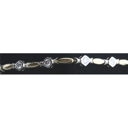 47 - 18ct gold and diamond bracelet, diamonds approximately 2cts, 18.7g. P&P Group 1 (£14+VAT for the fir... 