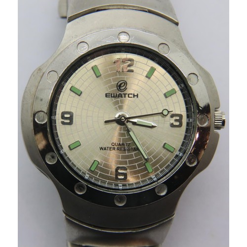 74 - Gents stainless steel cased divers E-watch, D: 3cm. P&P Group 1 (£14+VAT for the first lot and £1+VA... 