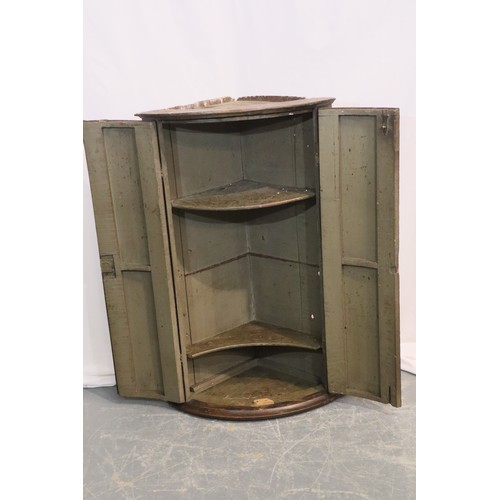 539 - George II oak two door barrel front corner cupboard, W: 57 cm, H: 92 cm. Not available for in-house ... 