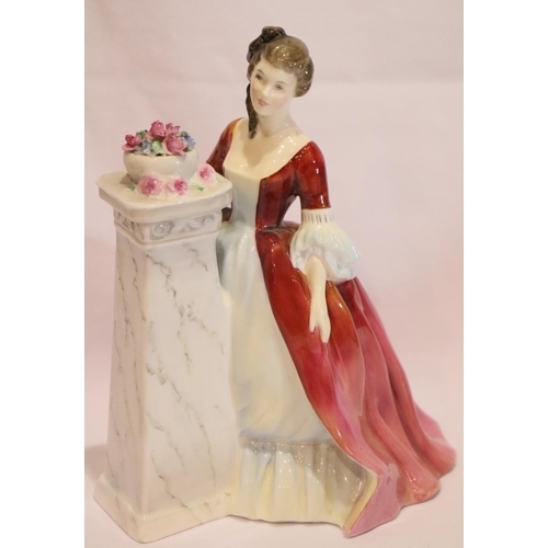 241 - Royal Doulton Rendezvous HN 2212 figurine, H: 19cm. P&P Group 1 (£14+VAT for the first lot and £1+VA... 