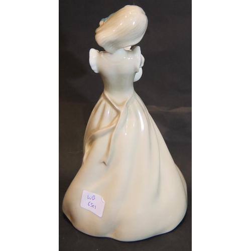 258 - Royal Doulton Reflections Dreaming figurine, HN 3133, H: 22.5cm . P&P Group 2 (£18+VAT for the first... 