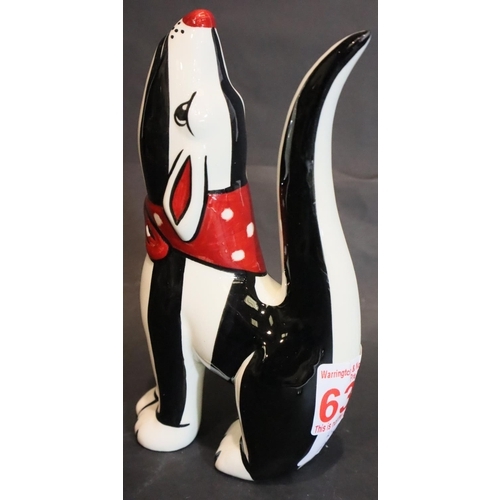 272 - Lorna Bailey dog Steptoe, H: 15.5cm . P&P Group 2 (£18+VAT for the first lot and £3+VAT for subseque... 