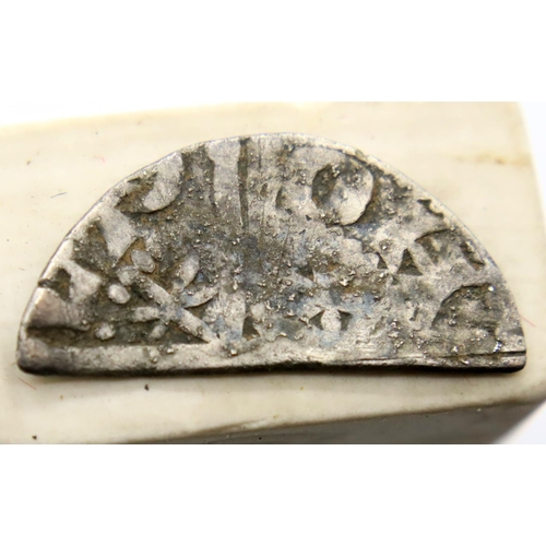 3067 - Scottish Silver Hammered Half Penny - Alexander III - Found in Boxgrove. P&P Group 1 (£14+VAT for th... 