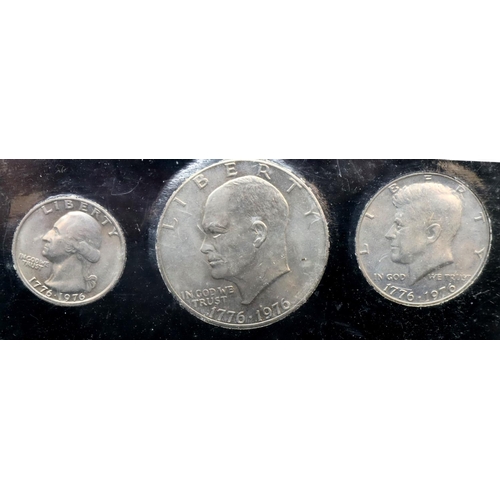 3230 - 1976 - USA Bicentennial American three coin set, boxed. P&P Group 1 (£14+VAT for the first lot and £... 