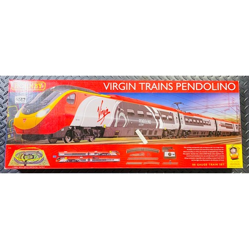 2062 - Hornby Virgin Trains Pendolino Train Set P&P Group 1 (£14+VAT for the first lot and £1+VAT for subse... 