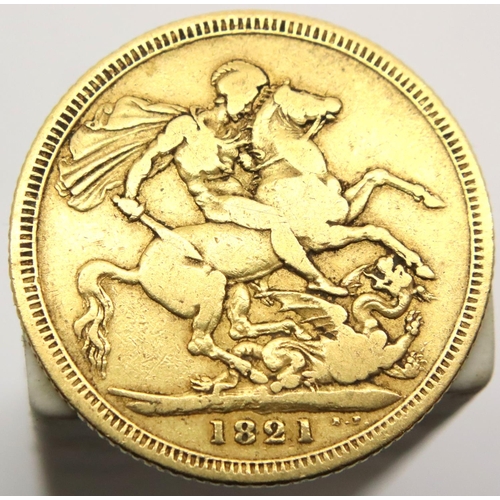 3271 - 1821 full sovereign of George IV. P&P Group 1 (£14+VAT for the first lot and £1+VAT for subsequent l... 