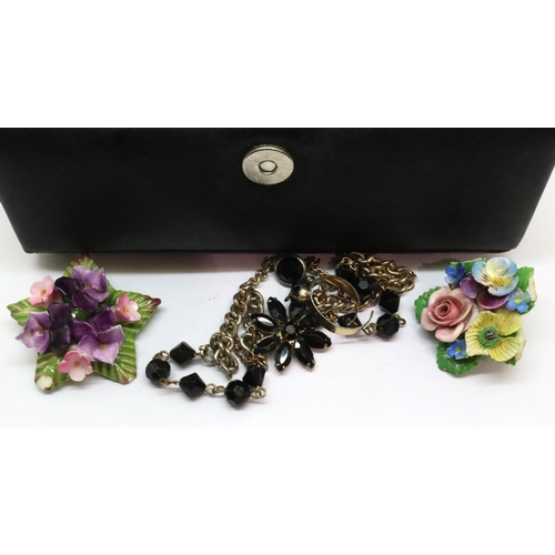 75 - Leather box containing assorted costume jewellery. P&P Group 3 (£25+VAT for the first lot and £5+VAT... 