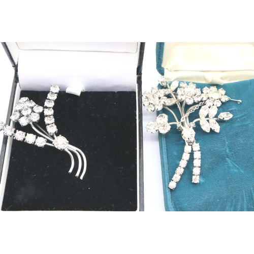 76 - Collection of mixed jewellery including silver. P&P Group 1 (£14+VAT for the first lot and £1+VAT fo... 