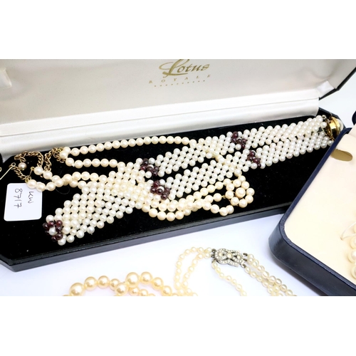 80 - Collection of vintage pearl necklaces.  P&P Group 1 (£14+VAT for the first lot and £1+VAT for subseq... 