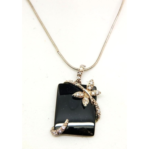 86 - Silver and French jet necklace, L: 38 cm. 
P&P Group 1 (£14+VAT for the first lot and £1+VAT for sub... 