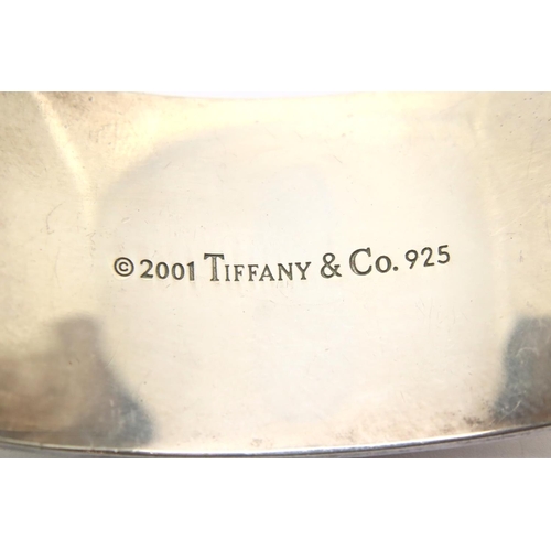 89 - Silver Tiffany & Co hallmarked 2001 bangle. P&P Group 1 (£14+VAT for the first lot and £1+VAT for su... 