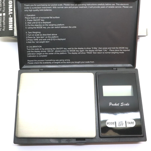 93 - New old stock boxed professional mini 500g jewellery scale. P&P Group 1 (£14+VAT for the first lot a... 