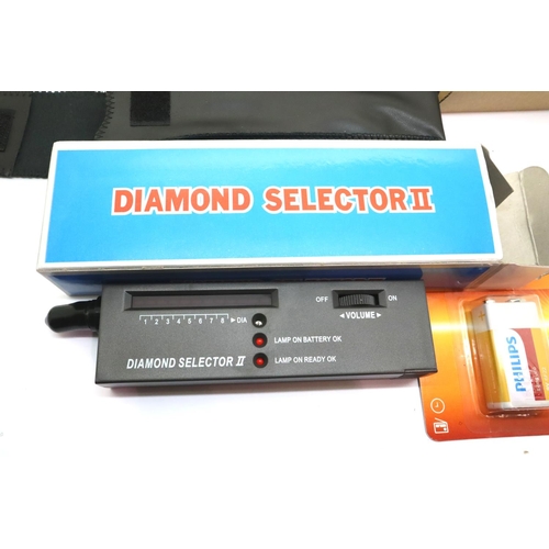 94 - New old stock boxed diamond selector 2 precious stone tester with new battery. P&P Group 1 (£14+VAT ... 