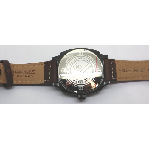 107 - Boxed gents Hanowa Swiss military wristwatch, dial D: 40 mm. P&P Group 1 (£14+VAT for the first lot ... 