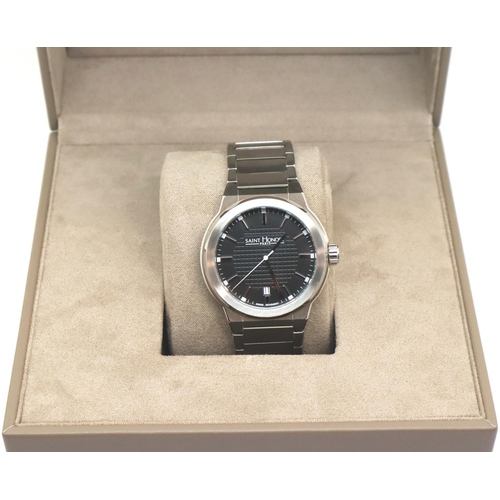 111 - Boxed gents Saint Honore calendar wristwatch, dial D: 35 mm. P&P Group 1 (£14+VAT for the first lot ... 