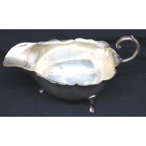 146 - Hallmarked silver sauce boat, Birmingham assay, 82g. P&P Group 1 (£14+VAT for the first lot and £1+V... 