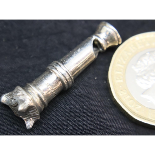 160 - Silver Fox head whistle, L: 3 cm, 5.7g. P&P Group 1 (£14+VAT for the first lot and £1+VAT for subseq... 