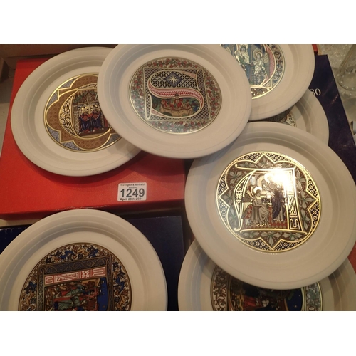 1249 - Collection of collectors club Christmas plates. Not available for in-house P&P, contact Paul O'Hea a... 