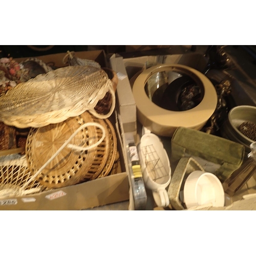 1286 - Box of wicker baskets etc and a box of mixed ceramics. Not available for in-house P&P, contact Paul ... 