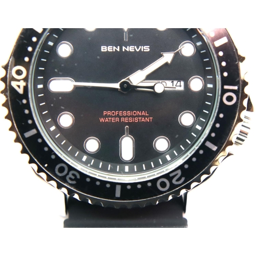 122 - Gents Ben Nevis day date wristwatch, dial D: 30 mm. P&P Group 1 (£14+VAT for the first lot and £1+VA... 