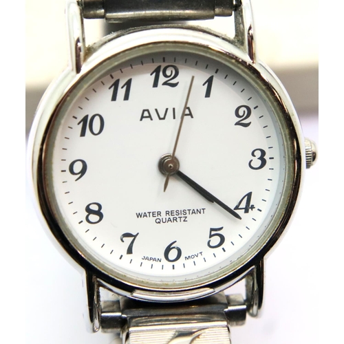 130 - Mixed gents and ladies wristwatches including Accurist. P&P Group 1 (£14+VAT for the first lot and £... 