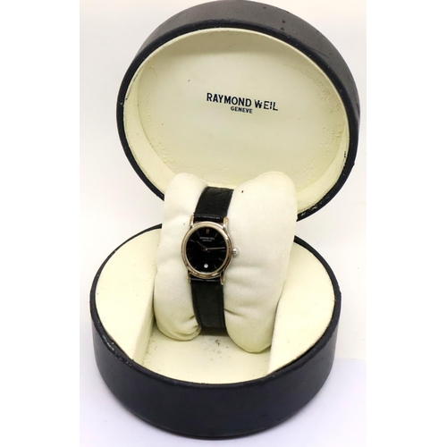 137 - Raymond Weil ladies wristwatch with black dial and leather strap in original box. P&P Group 1 (£14+V... 