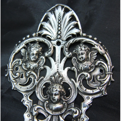 151 - Presumed silver Cherub wall mounted holy water font, H: 14.5 cm, 65g. P&P Group 2 (£18+VAT for the f... 