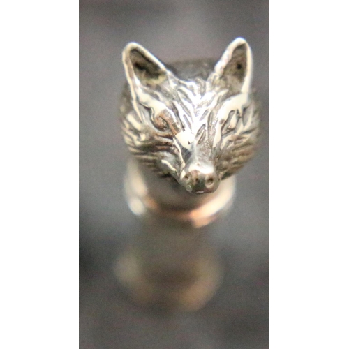 160 - Silver Fox head whistle, L: 3 cm, 5.7g. P&P Group 1 (£14+VAT for the first lot and £1+VAT for subseq... 