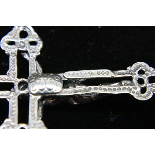 164 - Continental 800 silver Crucifix pendant, L: 5 cm. P&P Group 1 (£14+VAT for the first lot and £1+VAT ... 