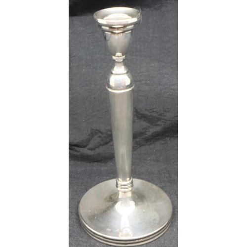 145 - Continental 800 silver candlestick, H: 14 cm, 57g. P&P Group 1 (£14+VAT for the first lot and £1+VAT... 